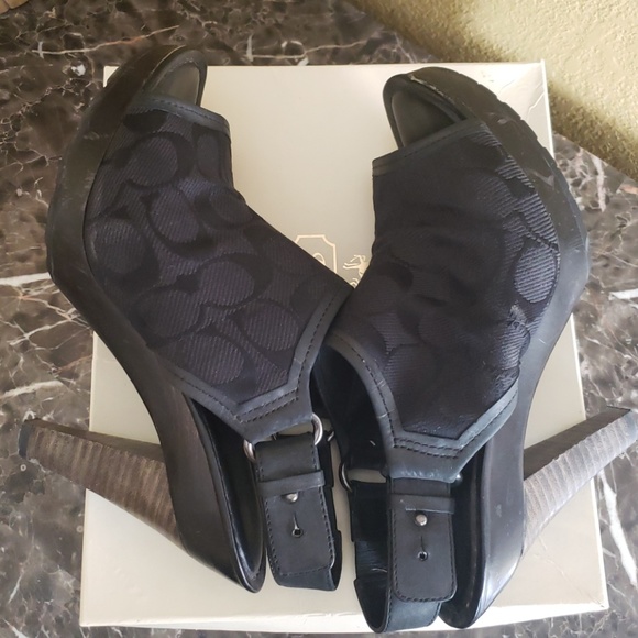 COACH Heels - Picture 3 of 8